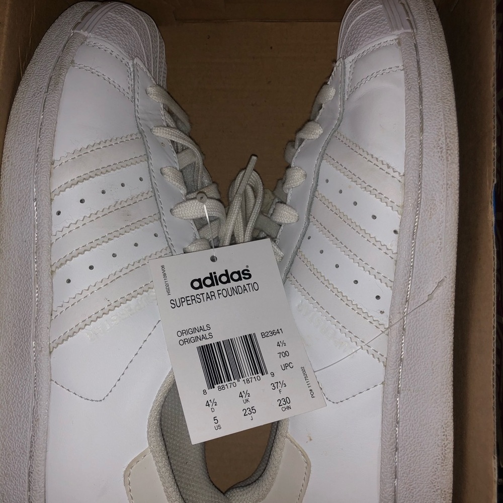 Adidas Sneakers
